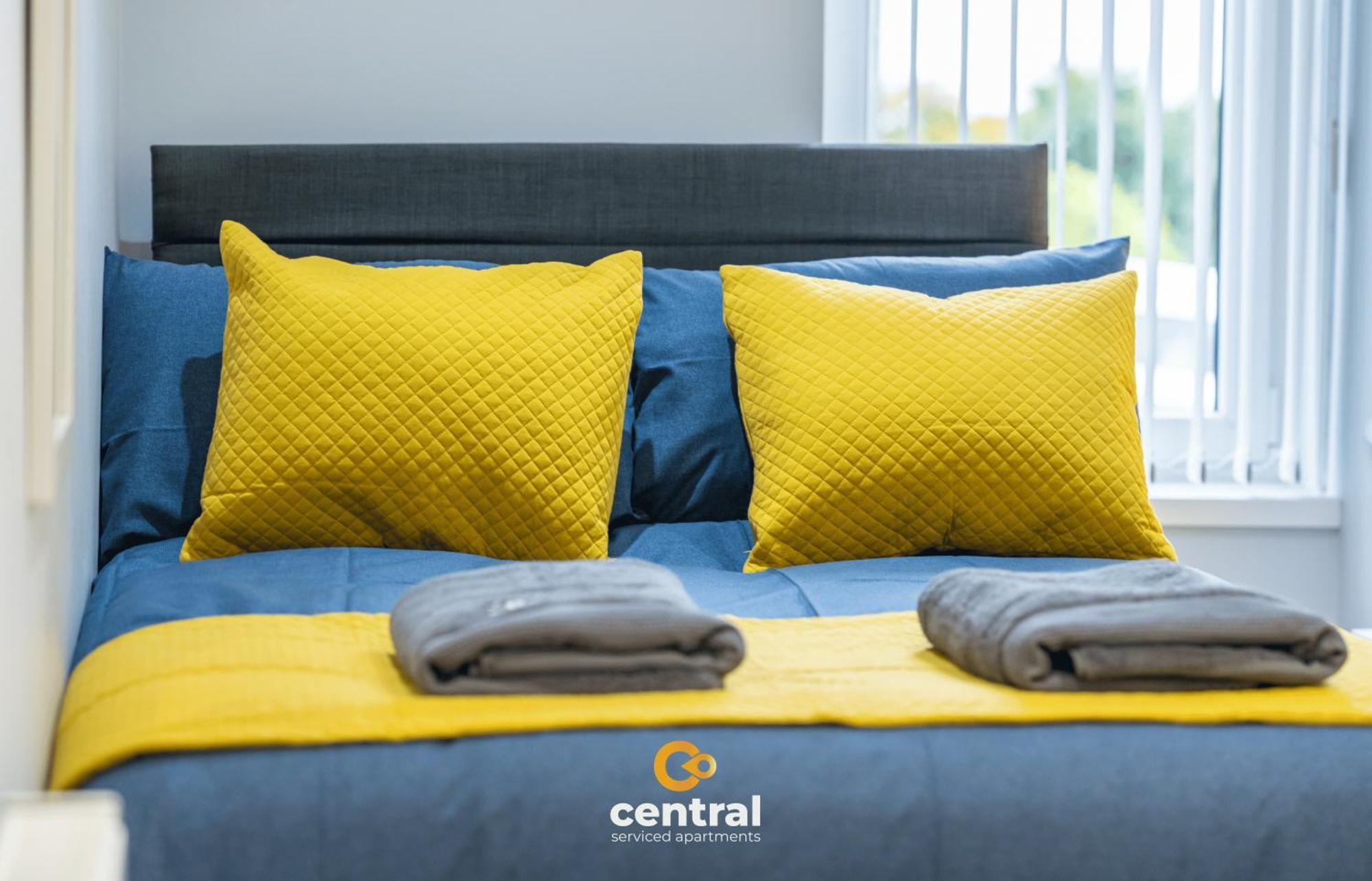 Central Serviced Apartments - 2 Bedroom - Ground Floor - Monthly & Weekly Bookings Welcome - Free Street Parking - 2 Double Beds - Wifi - Smart Tvs In Rooms - Fully Equipped - Heating 24-7 - Contractor & Short Stay Favourite Νταντί Εξωτερικό φωτογραφία