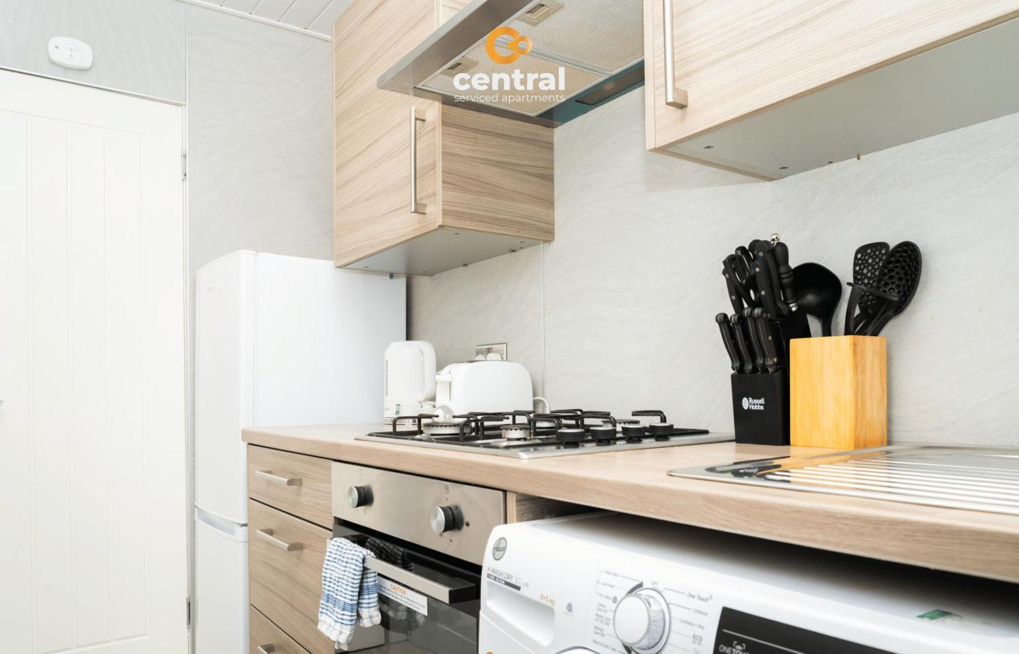 Central Serviced Apartments - 2 Bedroom - Ground Floor - Monthly & Weekly Bookings Welcome - Free Street Parking - 2 Double Beds - Wifi - Smart Tvs In Rooms - Fully Equipped - Heating 24-7 - Contractor & Short Stay Favourite Νταντί Εξωτερικό φωτογραφία