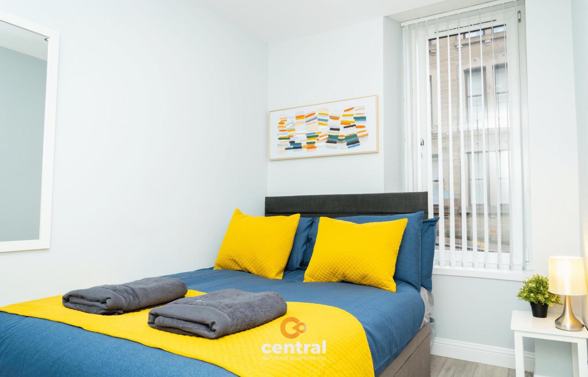 Central Serviced Apartments - 2 Bedroom - Ground Floor - Monthly & Weekly Bookings Welcome - Free Street Parking - 2 Double Beds - Wifi - Smart Tvs In Rooms - Fully Equipped - Heating 24-7 - Contractor & Short Stay Favourite Νταντί Εξωτερικό φωτογραφία