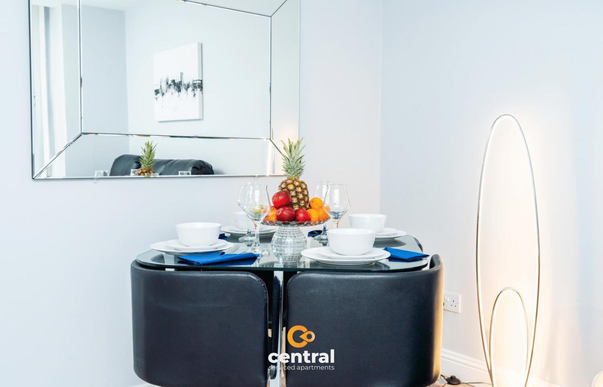 Central Serviced Apartments - 2 Bedroom - Ground Floor - Monthly & Weekly Bookings Welcome - Free Street Parking - 2 Double Beds - Wifi - Smart Tvs In Rooms - Fully Equipped - Heating 24-7 - Contractor & Short Stay Favourite Νταντί Εξωτερικό φωτογραφία