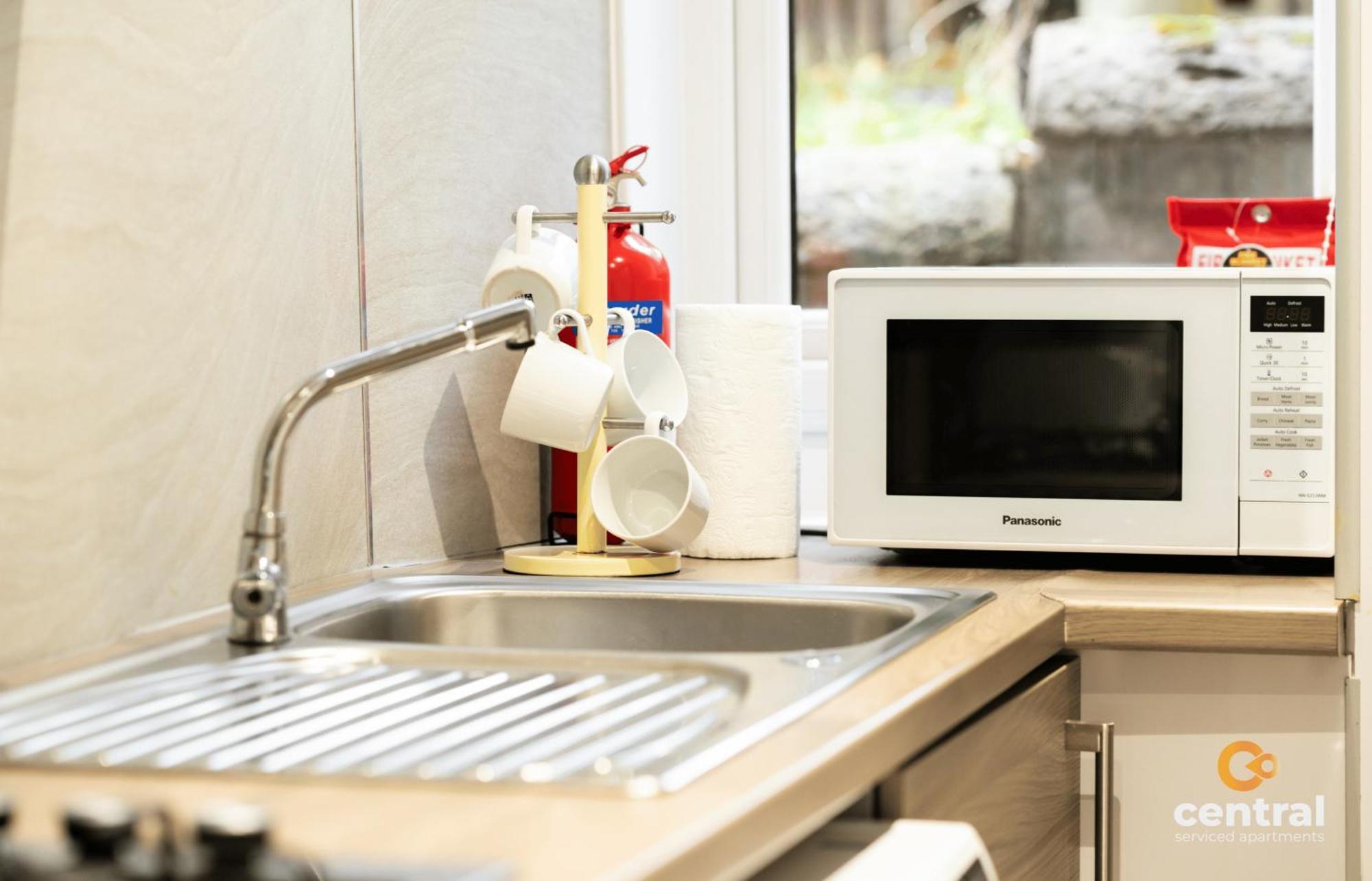 Central Serviced Apartments - 2 Bedroom - Ground Floor - Monthly & Weekly Bookings Welcome - Free Street Parking - 2 Double Beds - Wifi - Smart Tvs In Rooms - Fully Equipped - Heating 24-7 - Contractor & Short Stay Favourite Νταντί Εξωτερικό φωτογραφία